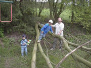 Konrad, Moritz und Franz beim Bumesgen am 14.4.2005